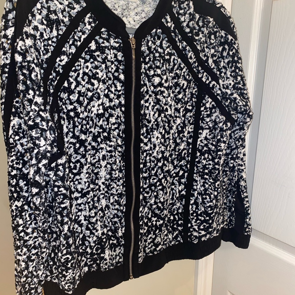 Zenergy by Chicos Black and white Topper Jacket
